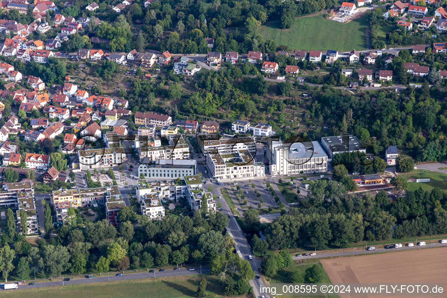 Vue aérienne de Zone industrielle et implantation d'entreprise Alte Weberei avec Egeria GmbH et Bär-Tiger-Wolf à le quartier Lustnau in Tübingen dans le département Bade-Wurtemberg, Allemagne