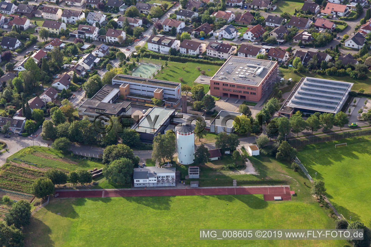 Vue aérienne de TSV Kusterdingen, école August Lämmle à Kusterdingen dans le département Bade-Wurtemberg, Allemagne