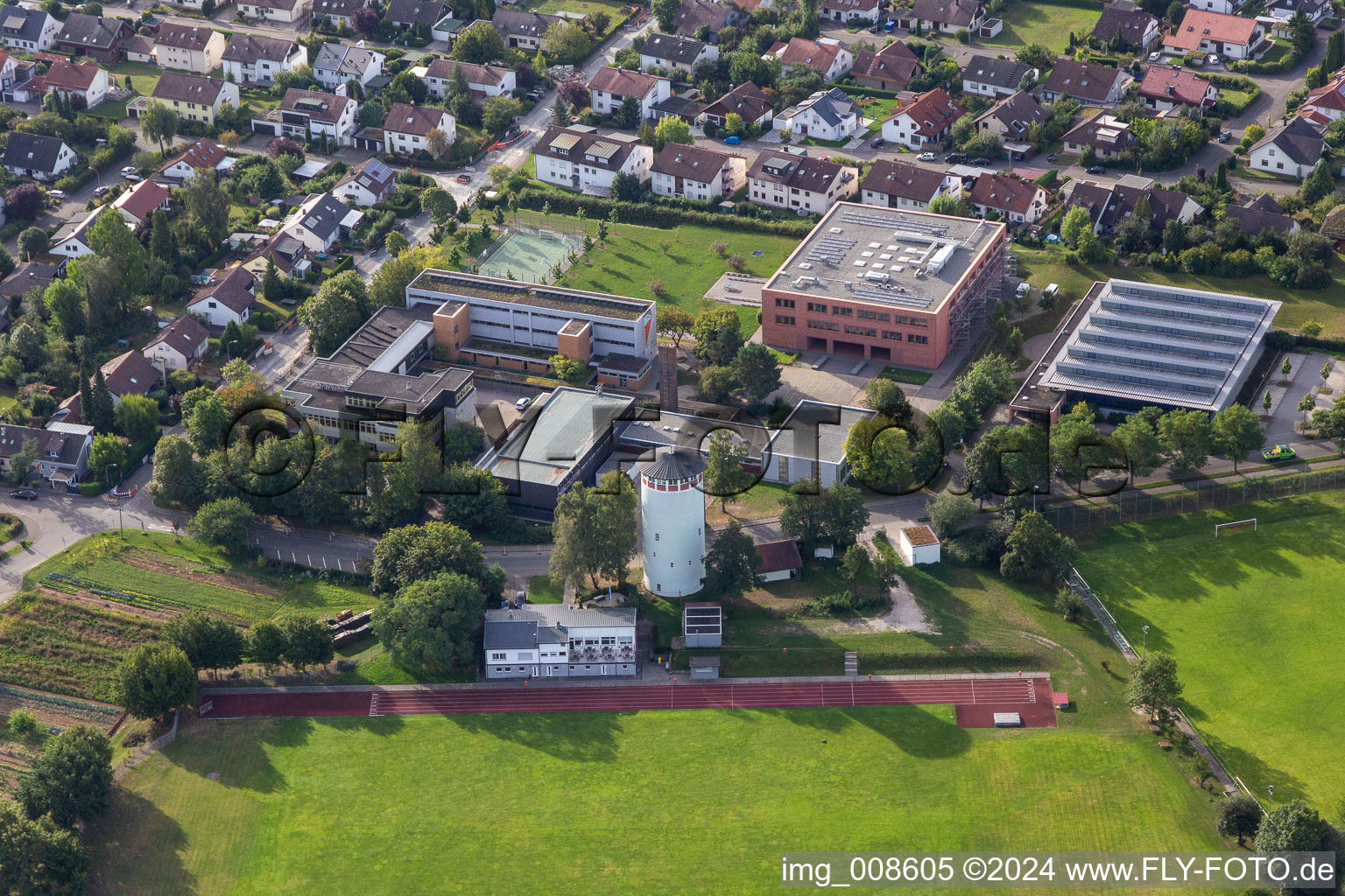 Vue aérienne de TSV Kusterdingen, école August Lämmle à Kusterdingen dans le département Bade-Wurtemberg, Allemagne