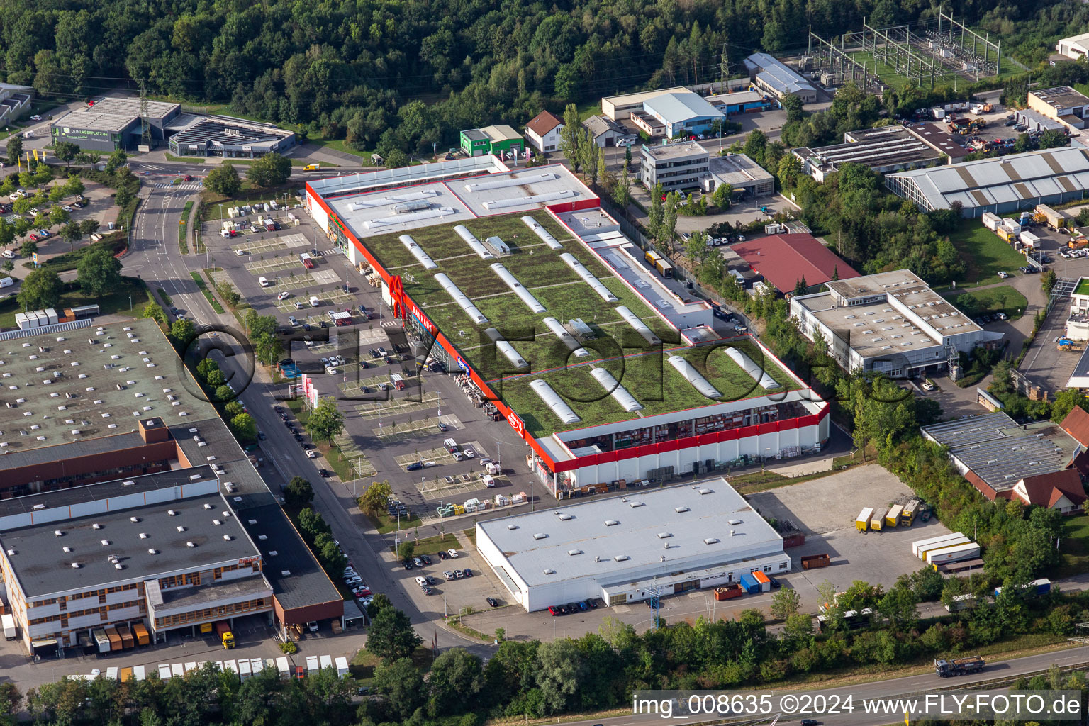 Vue aérienne de Quincaillerie Bauhaus sur Justus-von-Liebig-Straße à le quartier Betzingen in Reutlingen dans le département Bade-Wurtemberg, Allemagne