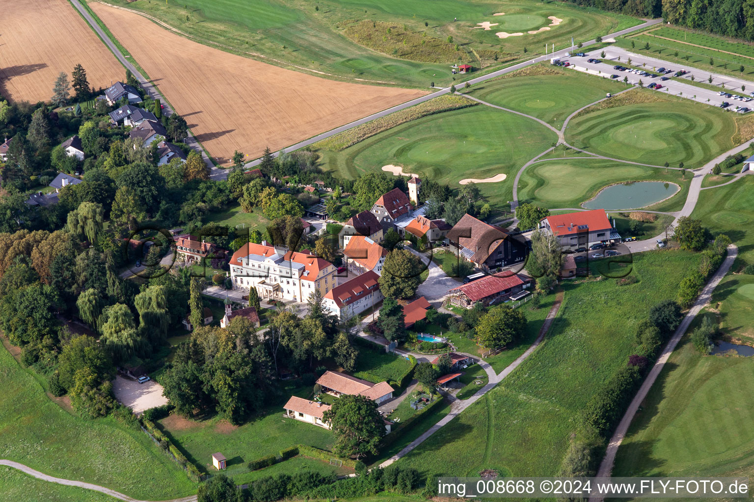 Vue aérienne de Terrain du Golfclub Schloss Kressbach à Kressbach à le quartier Kreßbach in Tübingen dans le département Bade-Wurtemberg, Allemagne