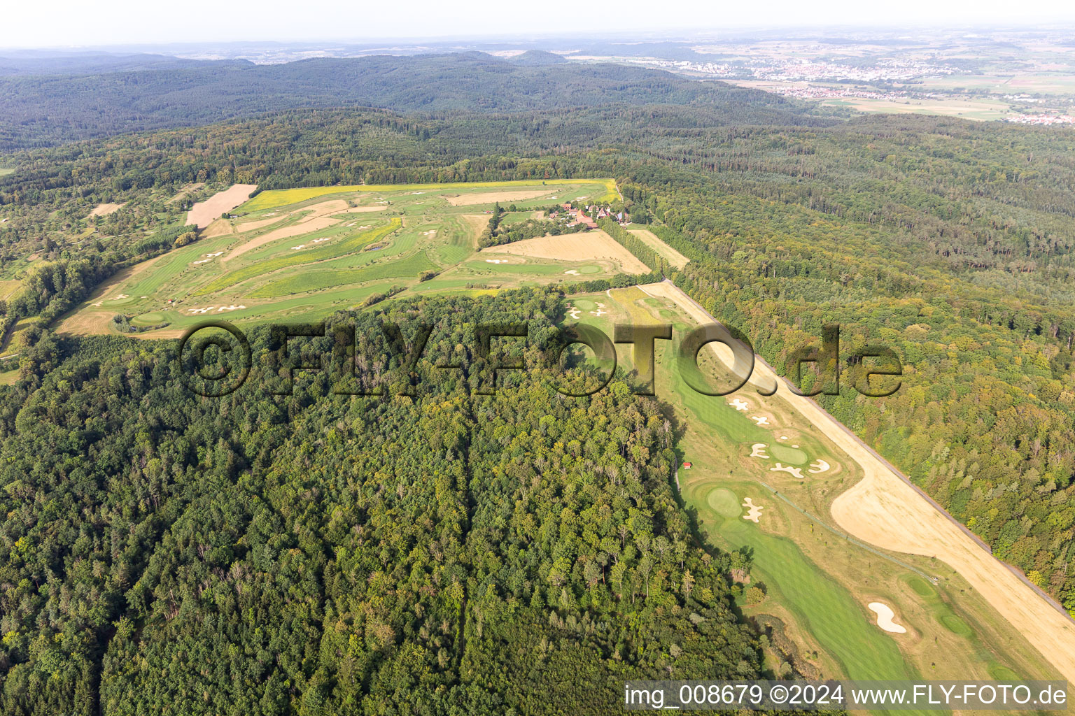 Terrain du Golfclub Schloss Kressbach à Kressbach à le quartier Kreßbach in Tübingen dans le département Bade-Wurtemberg, Allemagne hors des airs