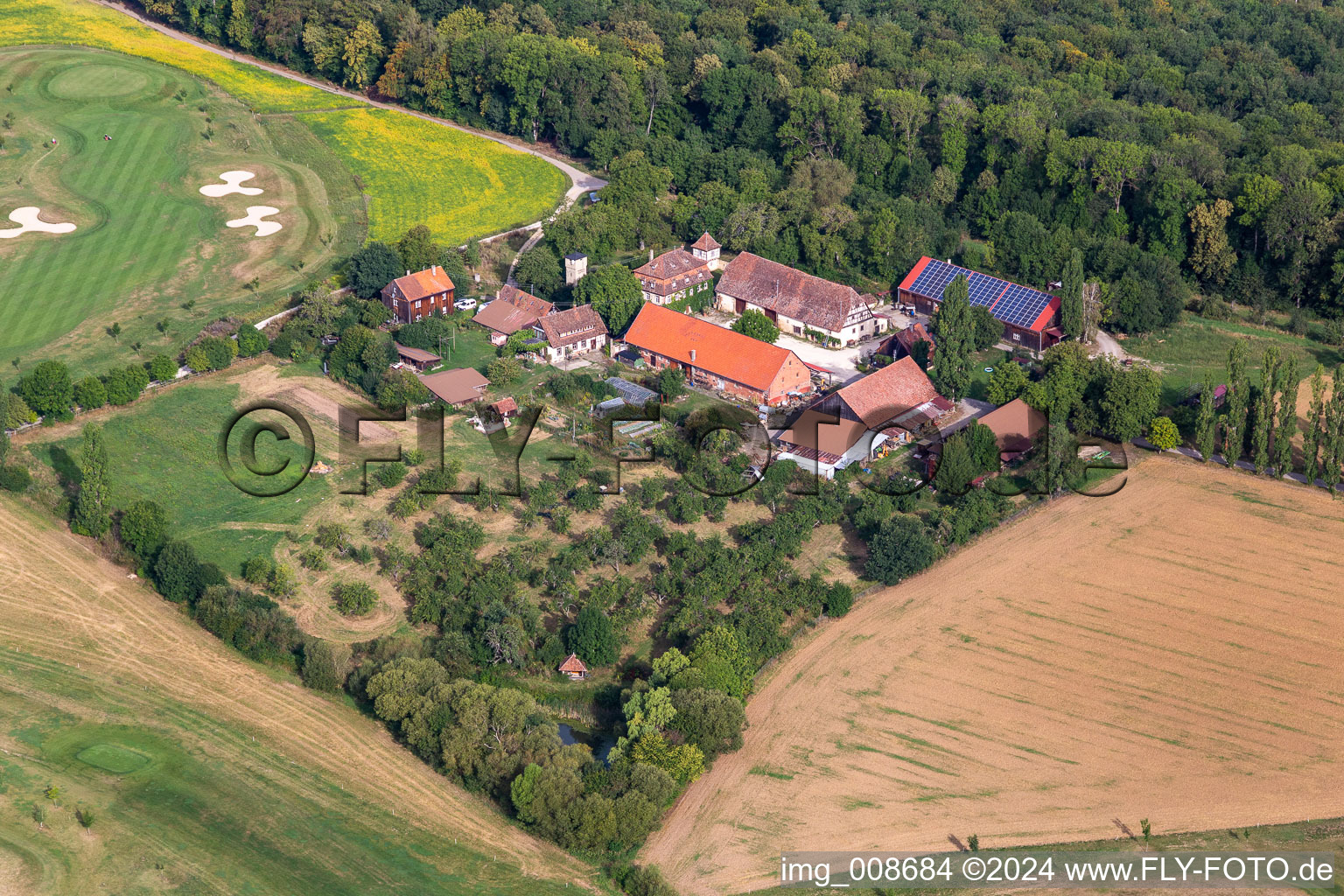 Enregistrement par drone de Club de golf du château de Kressbach à Tübingen dans le département Bade-Wurtemberg, Allemagne