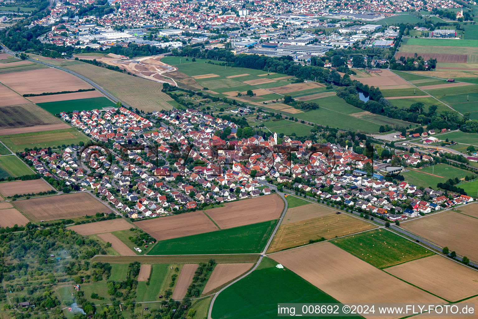 Vue aérienne de Quartier Kiebingen in Rottenburg am Neckar dans le département Bade-Wurtemberg, Allemagne