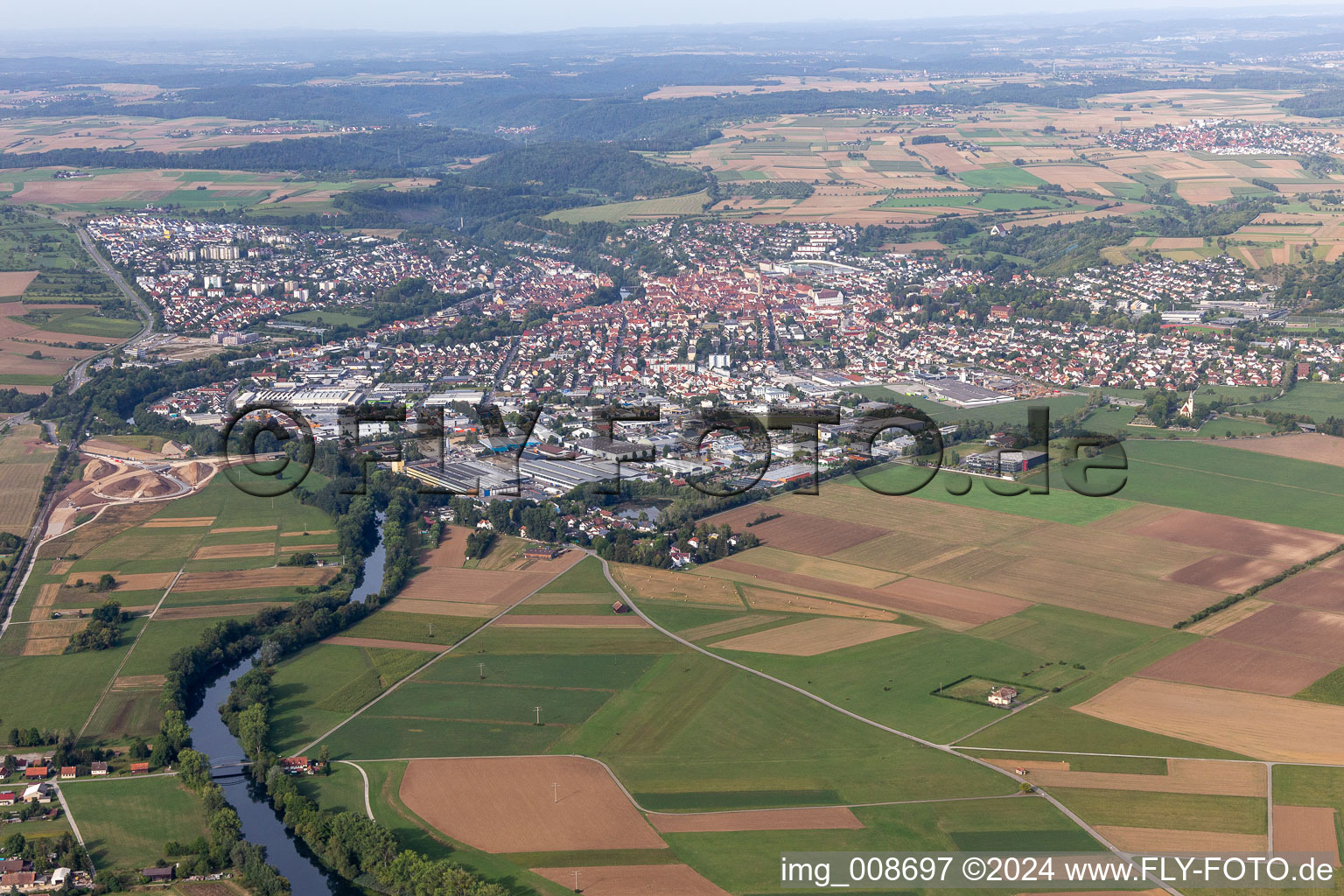 Vue aérienne de Zone urbaine avec périphérie et centre-ville à Rottenburg am Neckar dans le département Bade-Wurtemberg, Allemagne