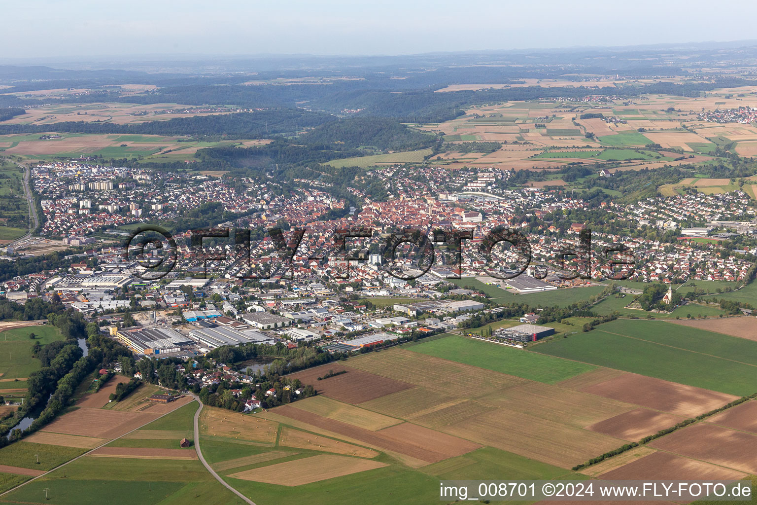 Vue aérienne de Zone urbaine avec périphérie et centre-ville à Rottenburg am Neckar dans le département Bade-Wurtemberg, Allemagne