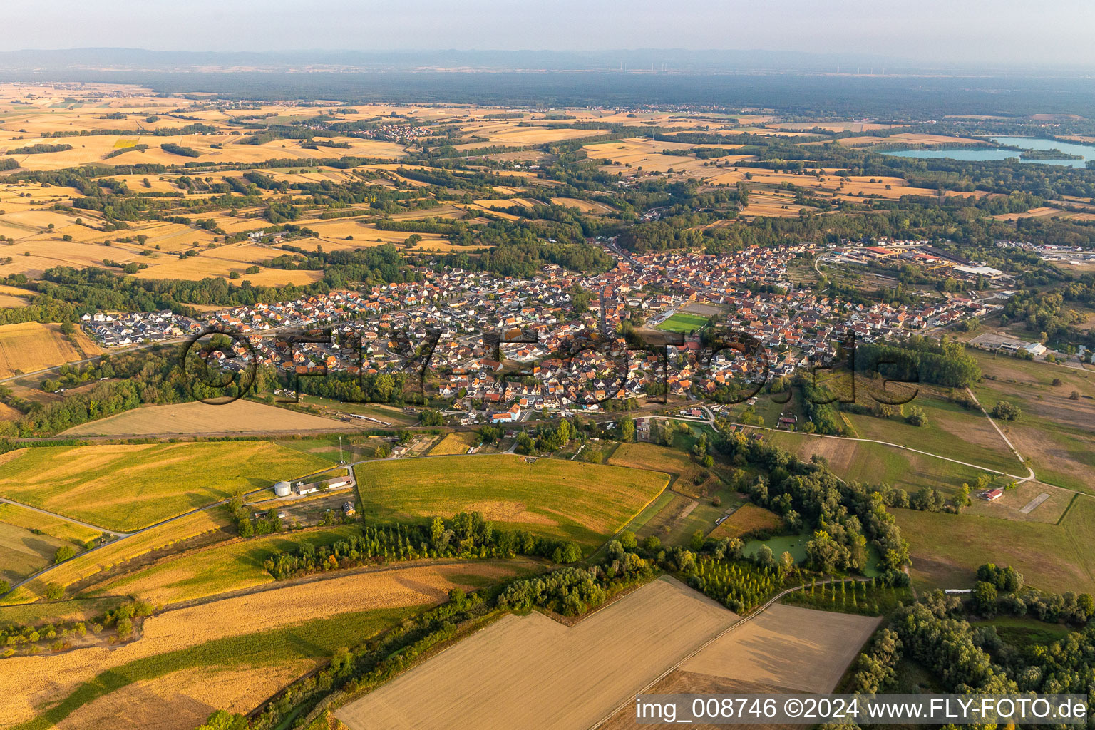 Vue aérienne de Zones riveraines du Rhin à Mothern dans le département Bas Rhin, France