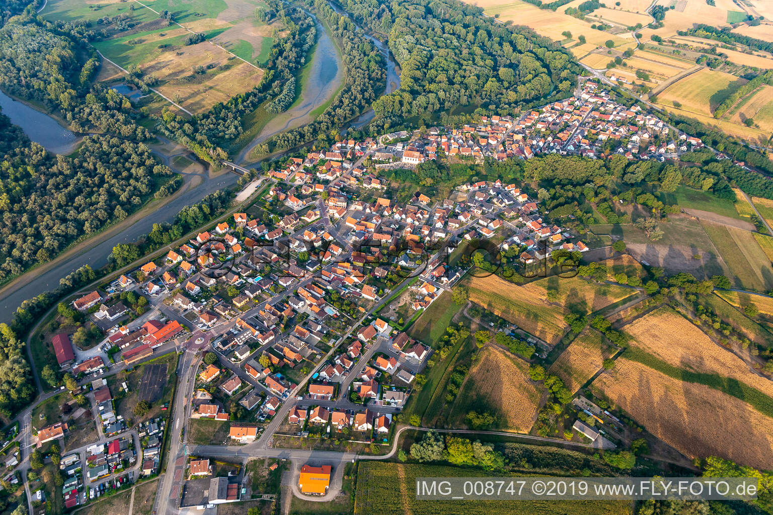 Vue aérienne de Munchhausen dans le département Bas Rhin, France