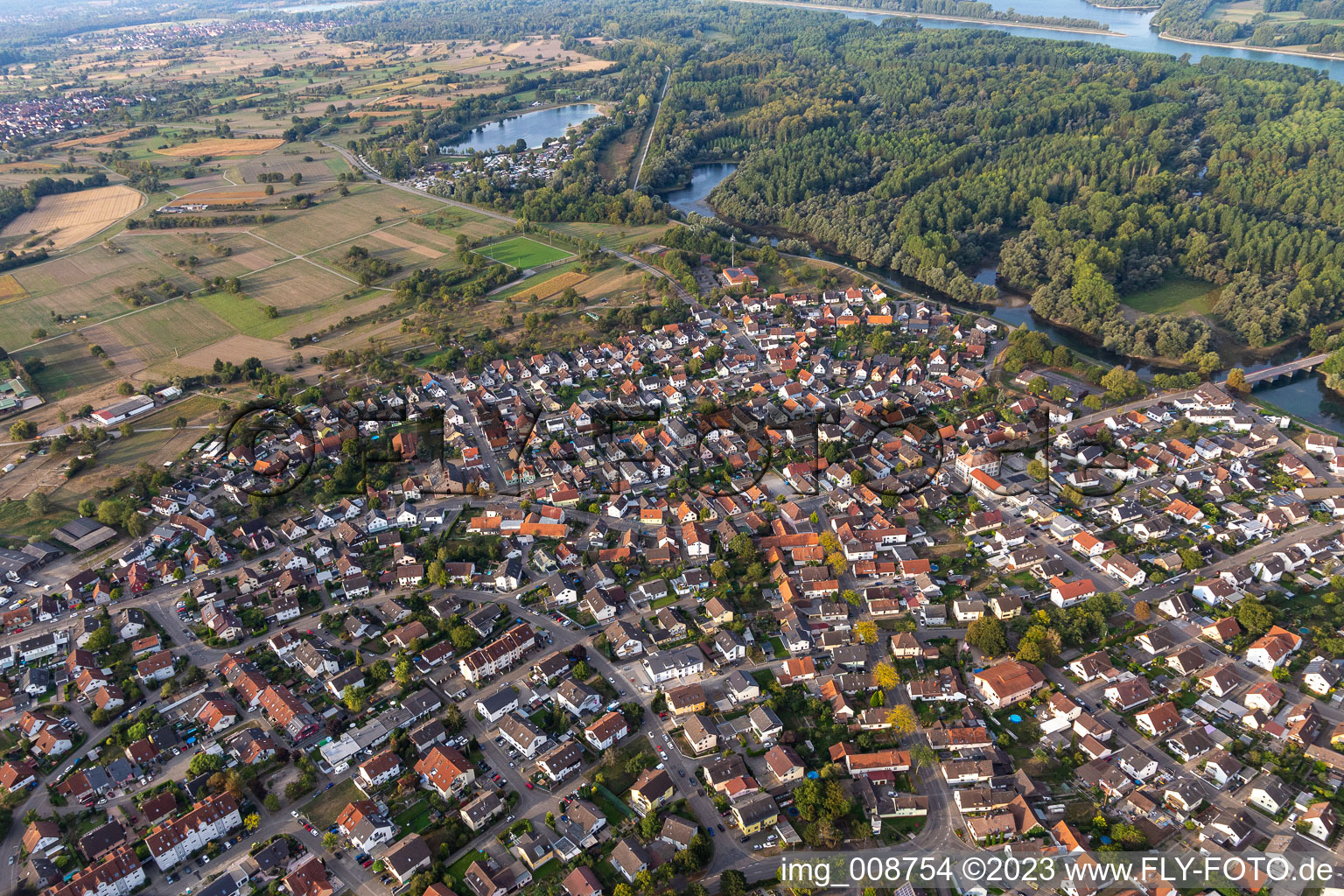 Vue aérienne de Bague Rödereck à le quartier Plittersdorf in Rastatt dans le département Bade-Wurtemberg, Allemagne