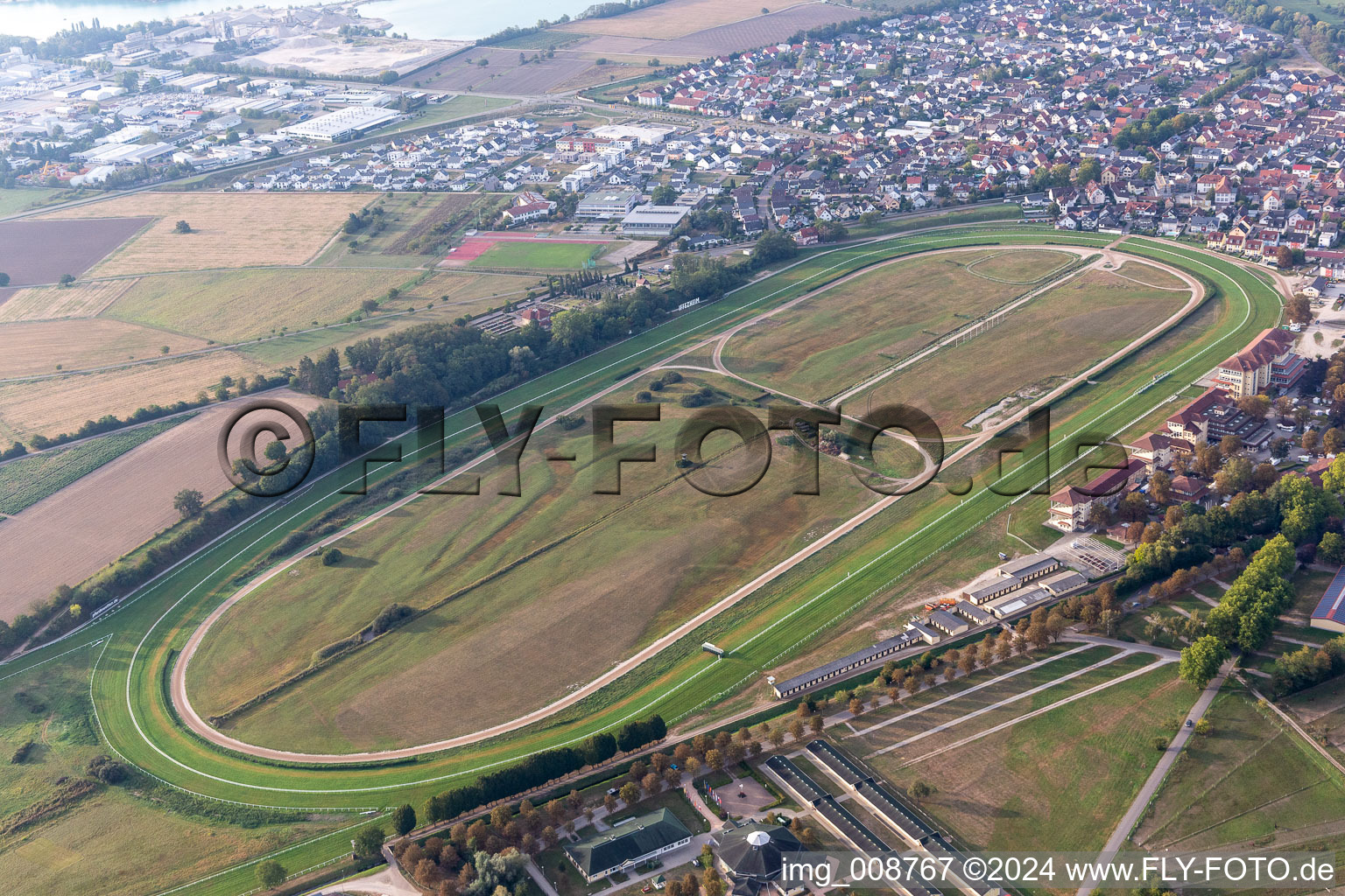 Photographie aérienne de Piste de course Iffezheim à Iffezheim dans le département Bade-Wurtemberg, Allemagne