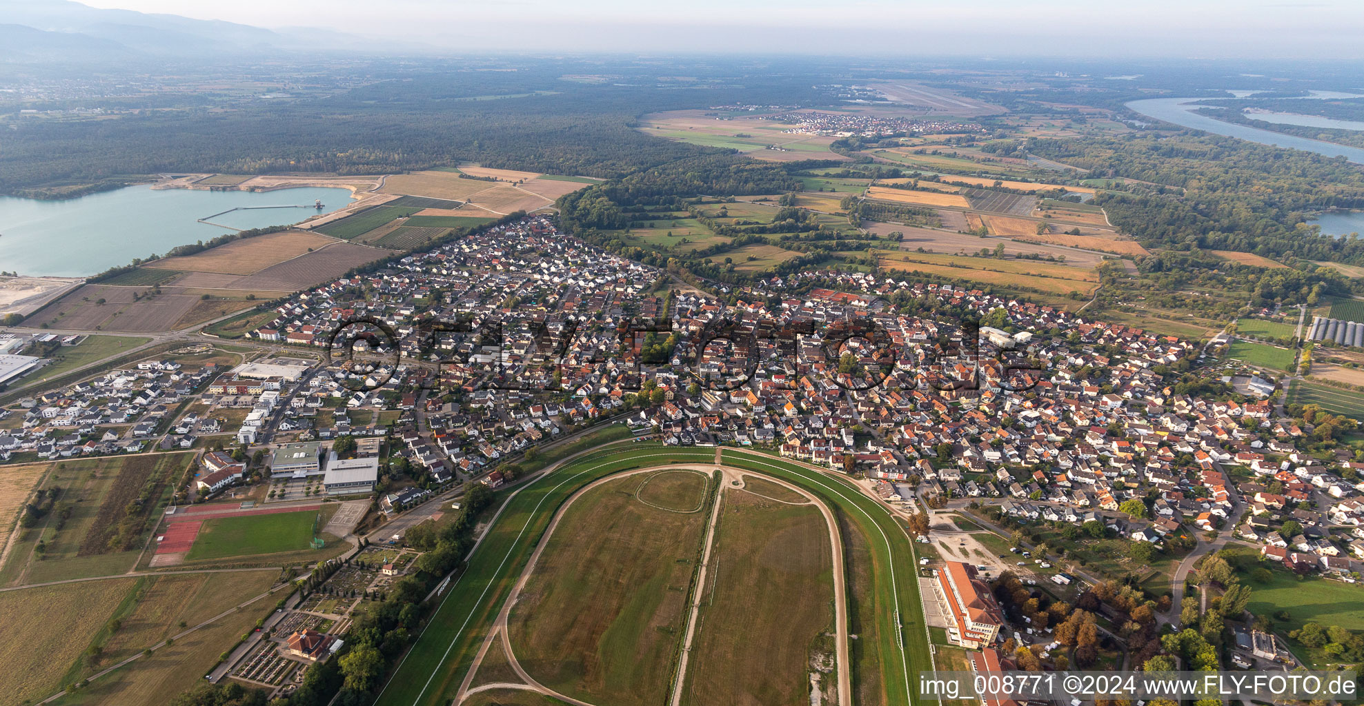 Vue aérienne de Piste à Iffezheim dans le département Bade-Wurtemberg, Allemagne