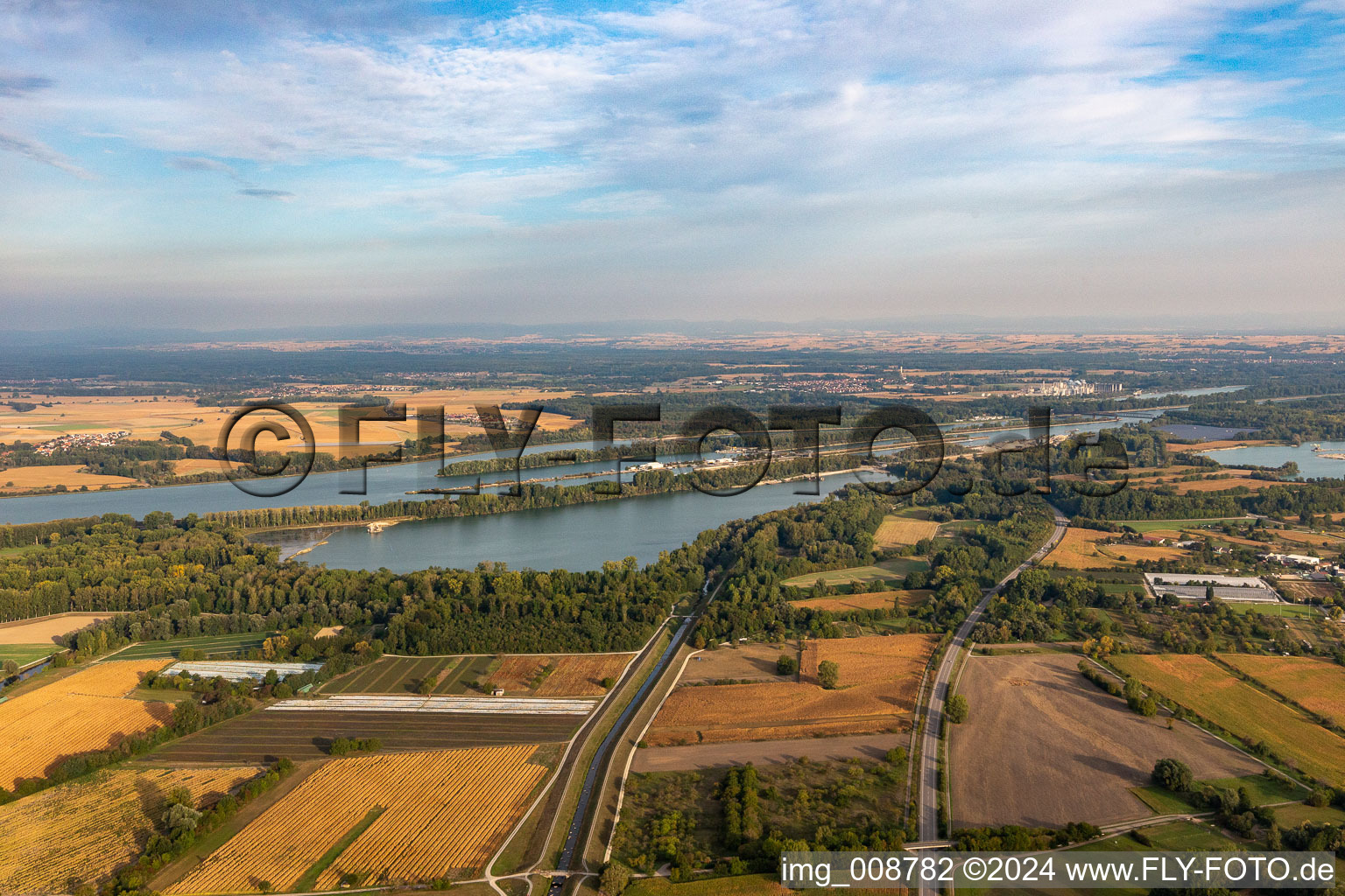 Vue aérienne de Barrage du Rhin Iffezheim à Iffezheim dans le département Bade-Wurtemberg, Allemagne