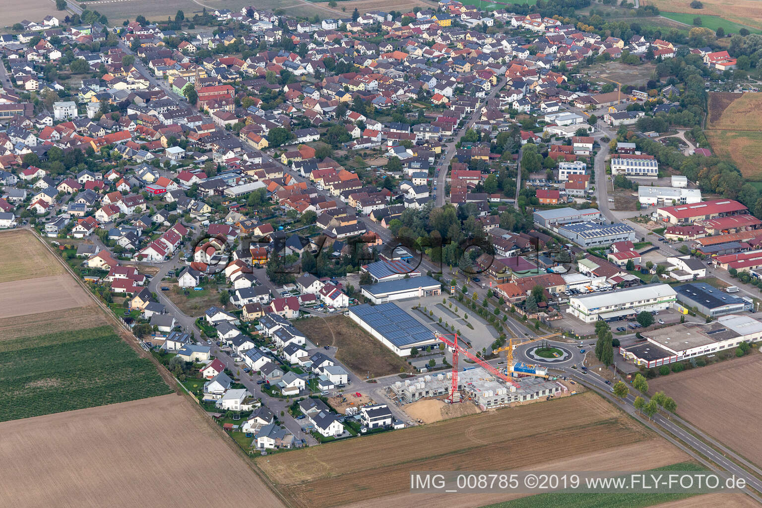 Vue aérienne de Hügelsheim dans le département Bade-Wurtemberg, Allemagne