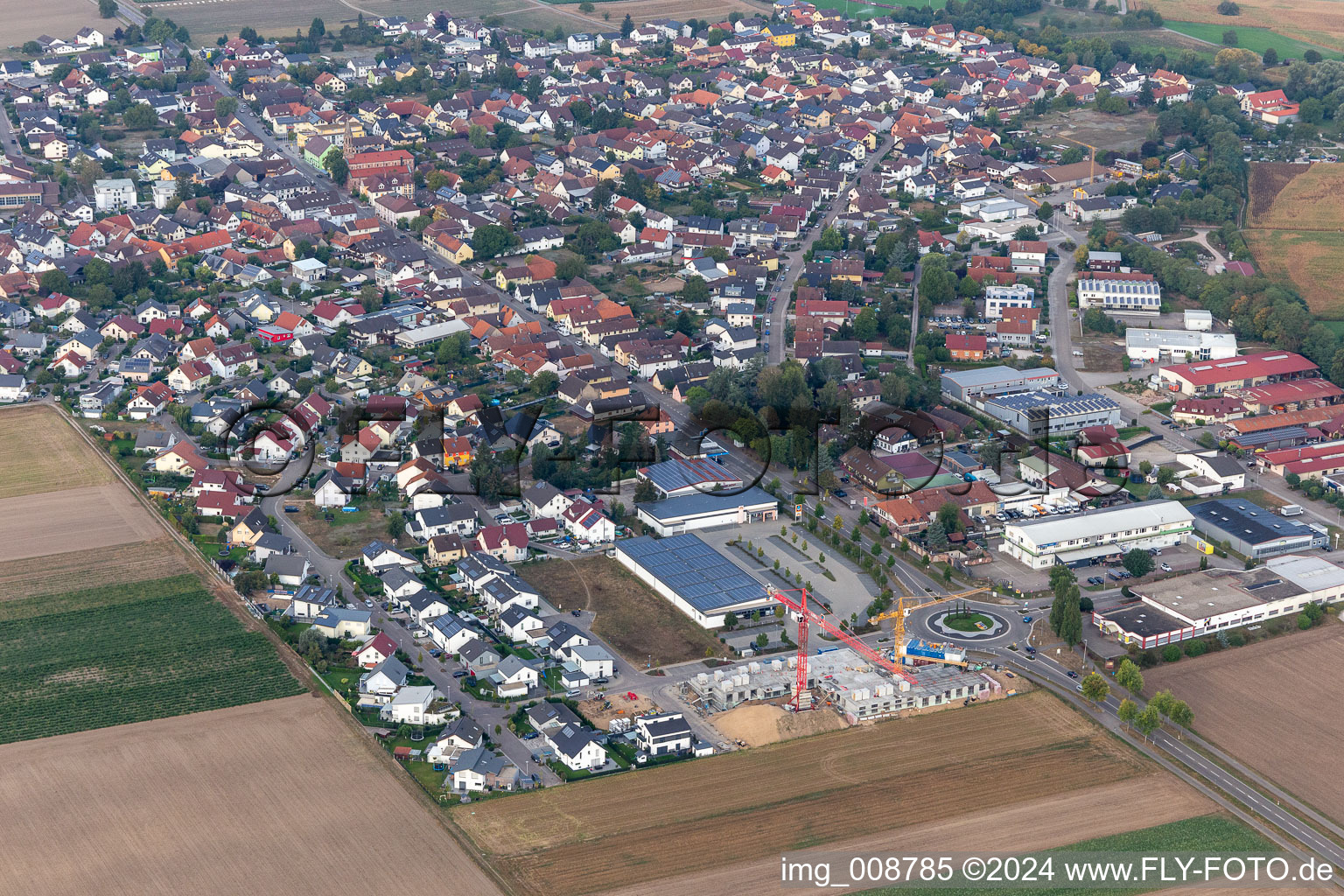 Vue aérienne de Hügelsheim dans le département Bade-Wurtemberg, Allemagne