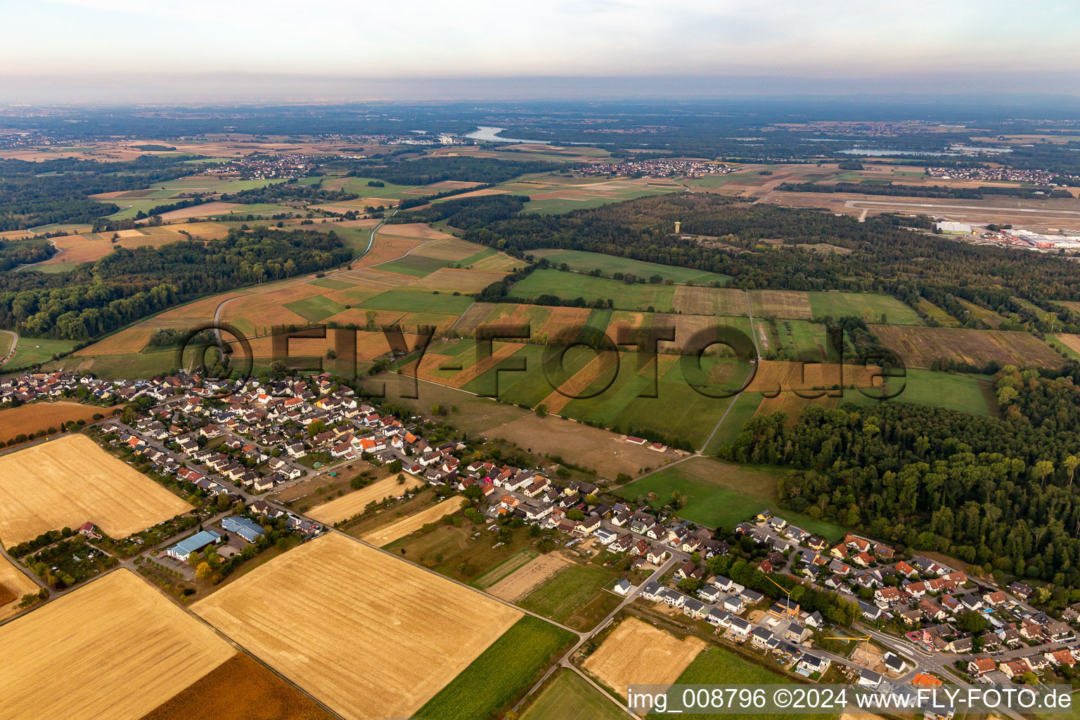 Vue aérienne de Quartier Leiberstung in Sinzheim dans le département Bade-Wurtemberg, Allemagne