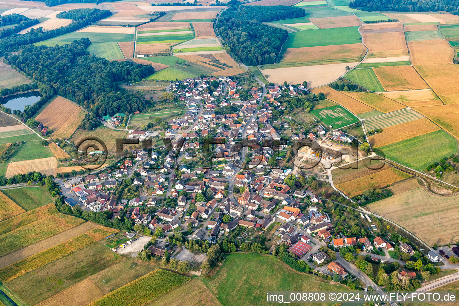 Vue aérienne de Quartier Moos in Bühl dans le département Bade-Wurtemberg, Allemagne