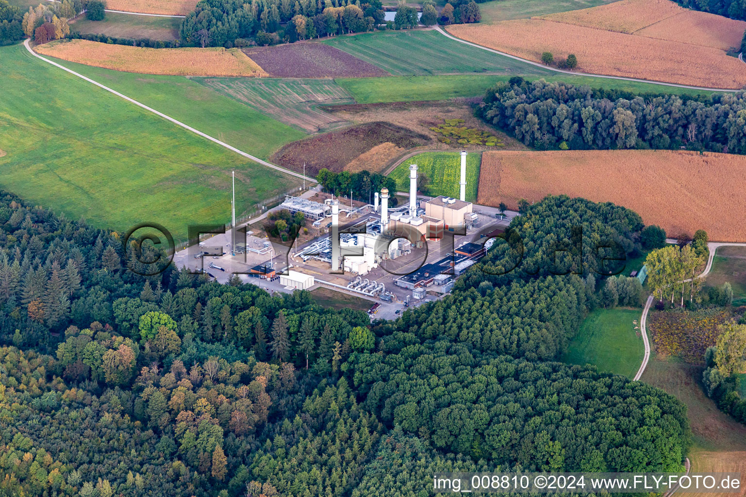 Vue aérienne de Station de compression OGE Schwarzach à le quartier Hildmannsfeld in Rheinmünster dans le département Bade-Wurtemberg, Allemagne