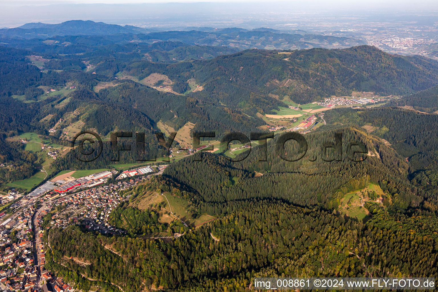 Vue aérienne de Oppenau dans le département Bade-Wurtemberg, Allemagne