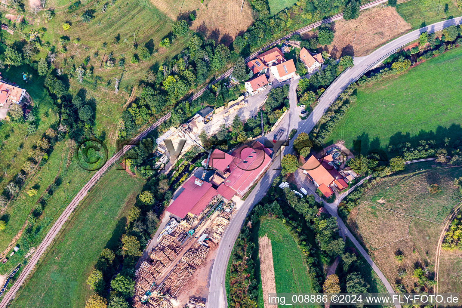 Vue aérienne de Scierie Andreas Huber GmbH à Renchtal à le quartier Ibach in Oppenau dans le département Bade-Wurtemberg, Allemagne