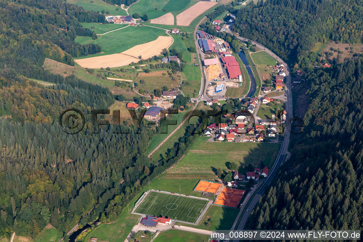 Vue aérienne de Renchtalholz à Oppenau dans le département Bade-Wurtemberg, Allemagne