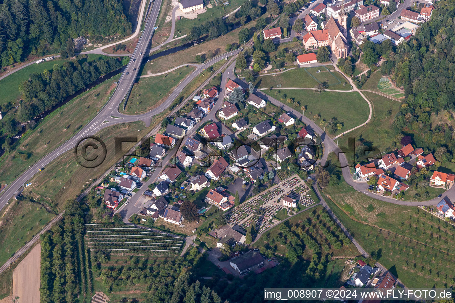 Vue oblique de Lautenbach dans le département Bade-Wurtemberg, Allemagne