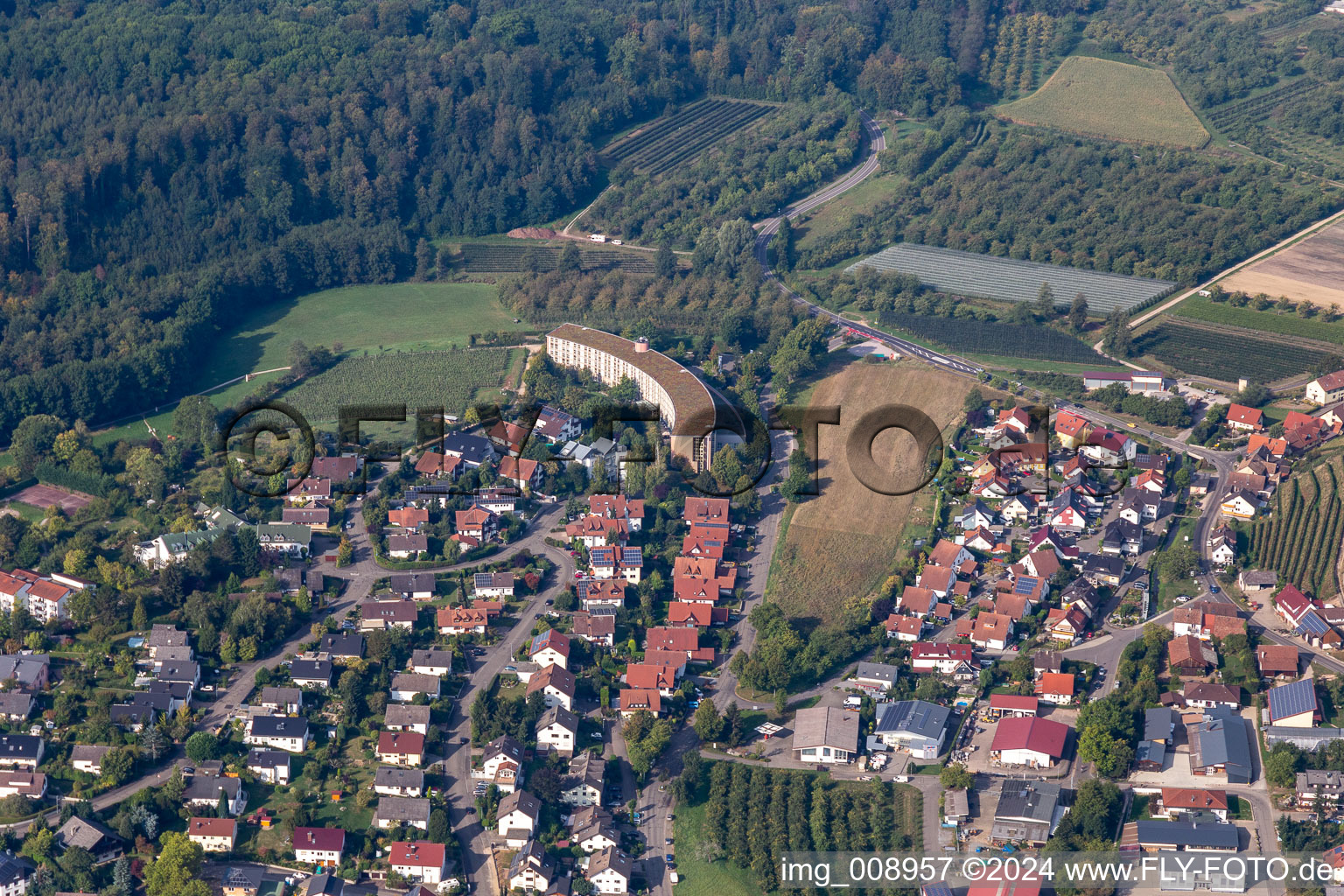 Vue aérienne de Dorint Hôtel Durbach/Forêt Noire à le quartier Unterweiler in Durbach dans le département Bade-Wurtemberg, Allemagne