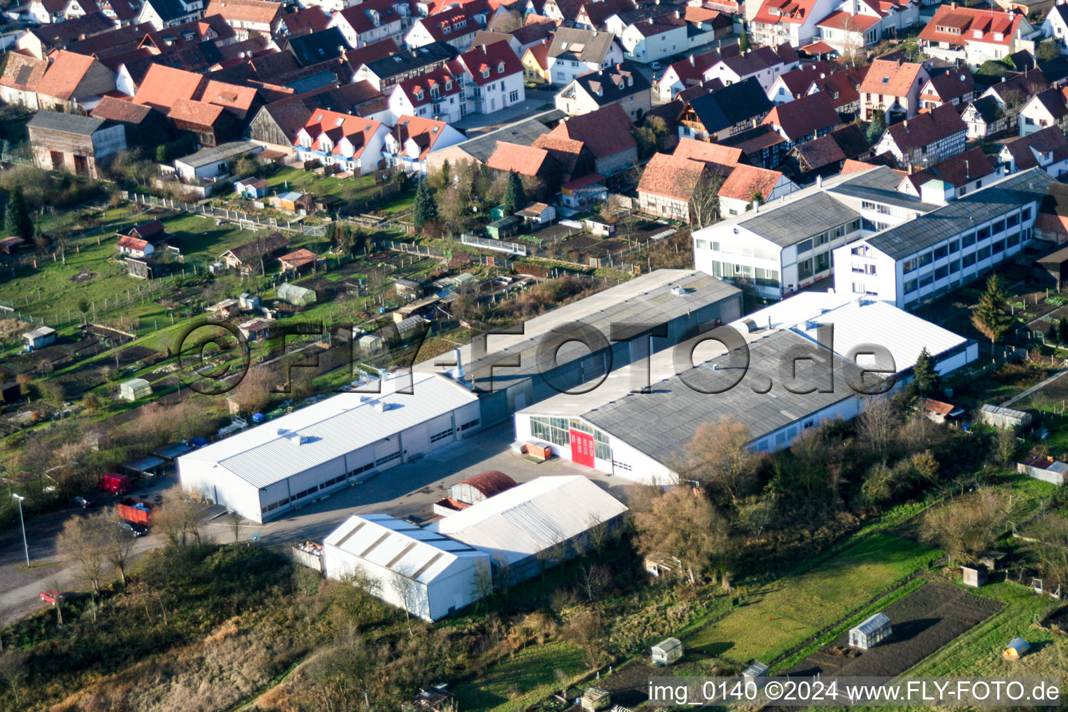 Vue aérienne de Locaux de l’usine DBK Heating Systems à Kandel dans le département Rhénanie-Palatinat, Allemagne