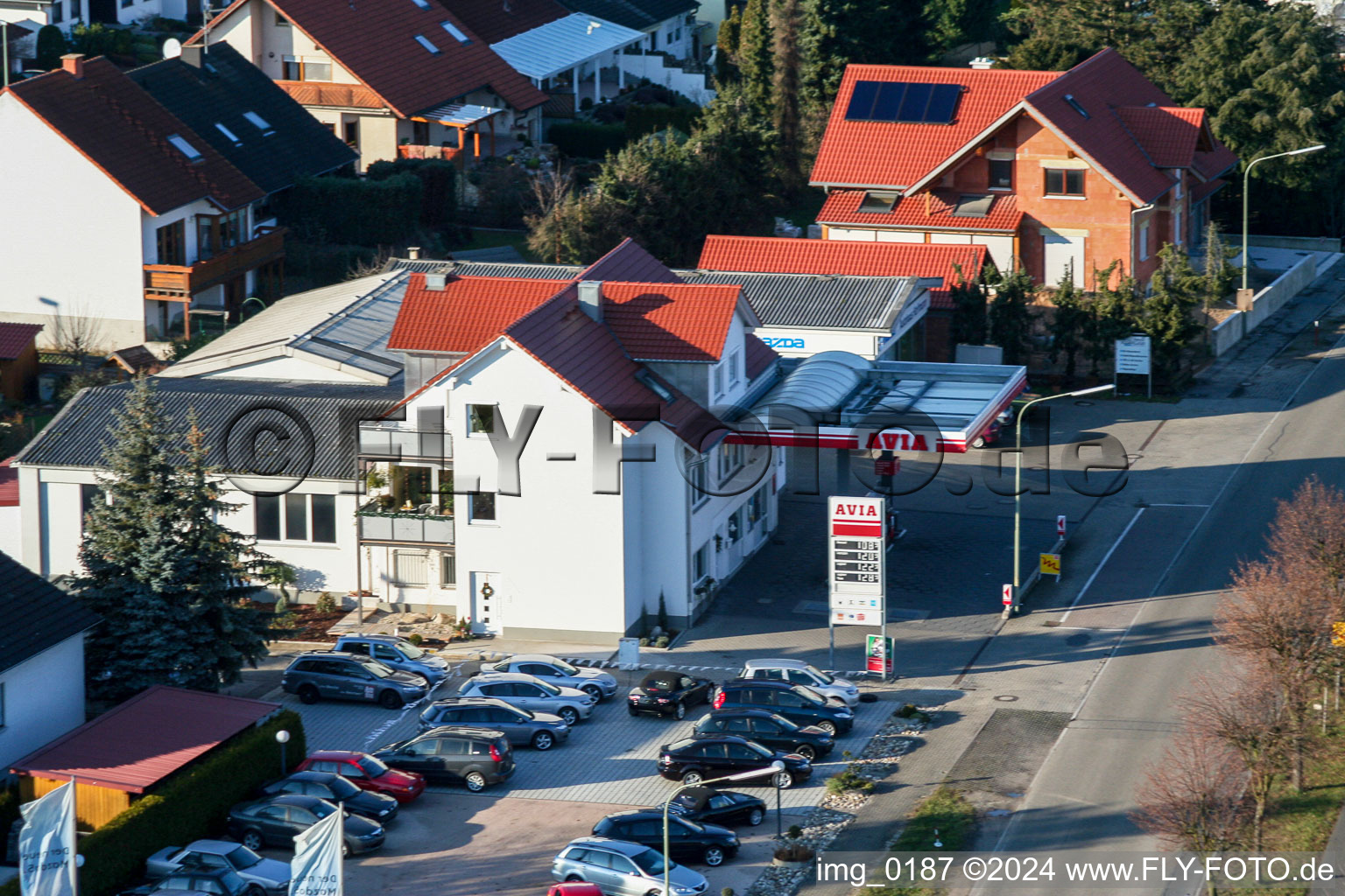 Vue aérienne de Station-service à Hatzenbühl dans le département Rhénanie-Palatinat, Allemagne