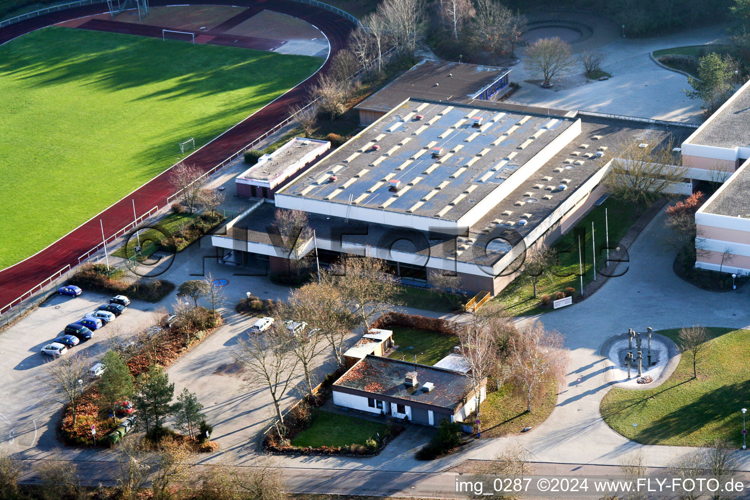 Vue aérienne de École des bains romains à Rheinzabern dans le département Rhénanie-Palatinat, Allemagne