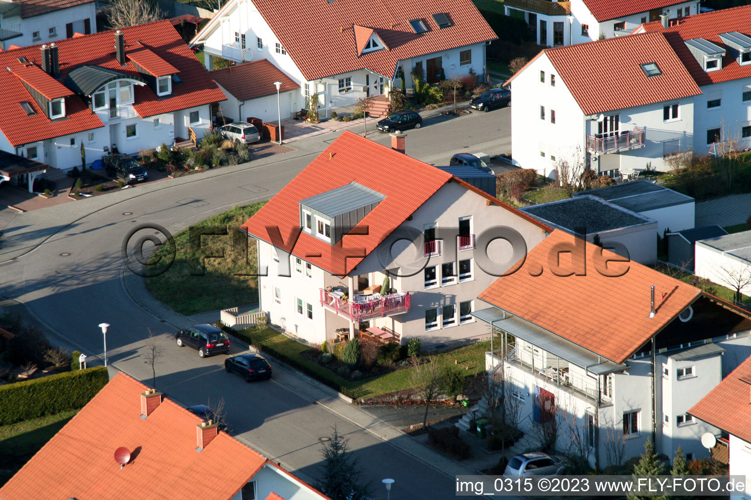 Nouvelle zone de développement au Tongruben à Rheinzabern dans le département Rhénanie-Palatinat, Allemagne du point de vue du drone
