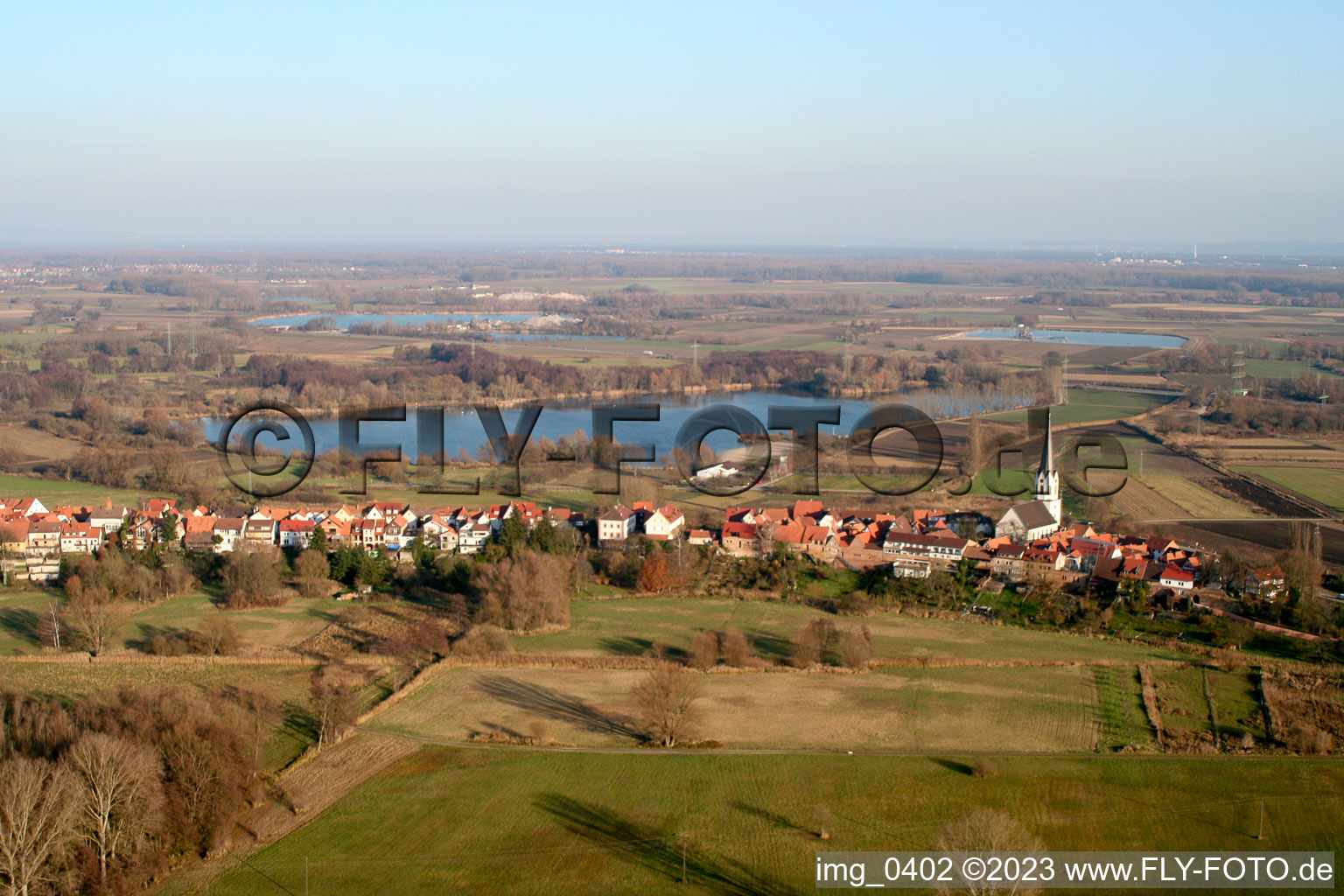 Vue aérienne de De l'ouest à Jockgrim dans le département Rhénanie-Palatinat, Allemagne