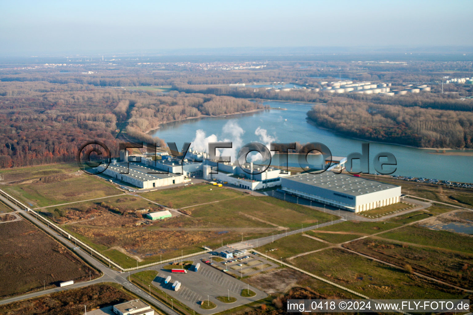 Vue aérienne de Usine de papier de palme dans la zone industrielle d'Oberwald à Wörth am Rhein dans le département Rhénanie-Palatinat, Allemagne