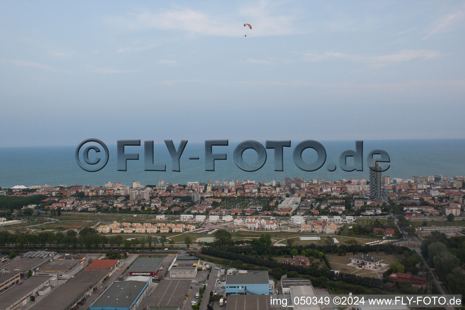 Vue aérienne de Lido di Jesolo dans le département Metropolitanstadt Venedig, Italie