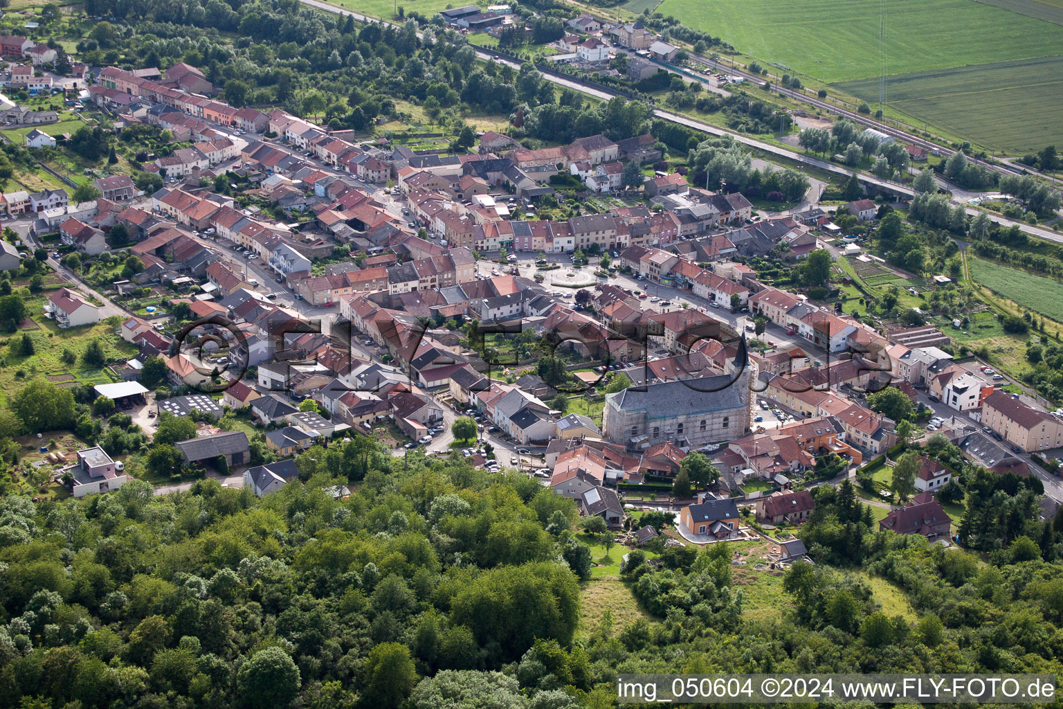 Vue aérienne de Kœnigsmacker dans le département Moselle, France