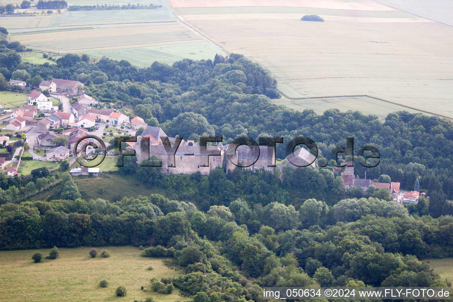 Vue aérienne de Roussy-le-Village dans le département Moselle, France