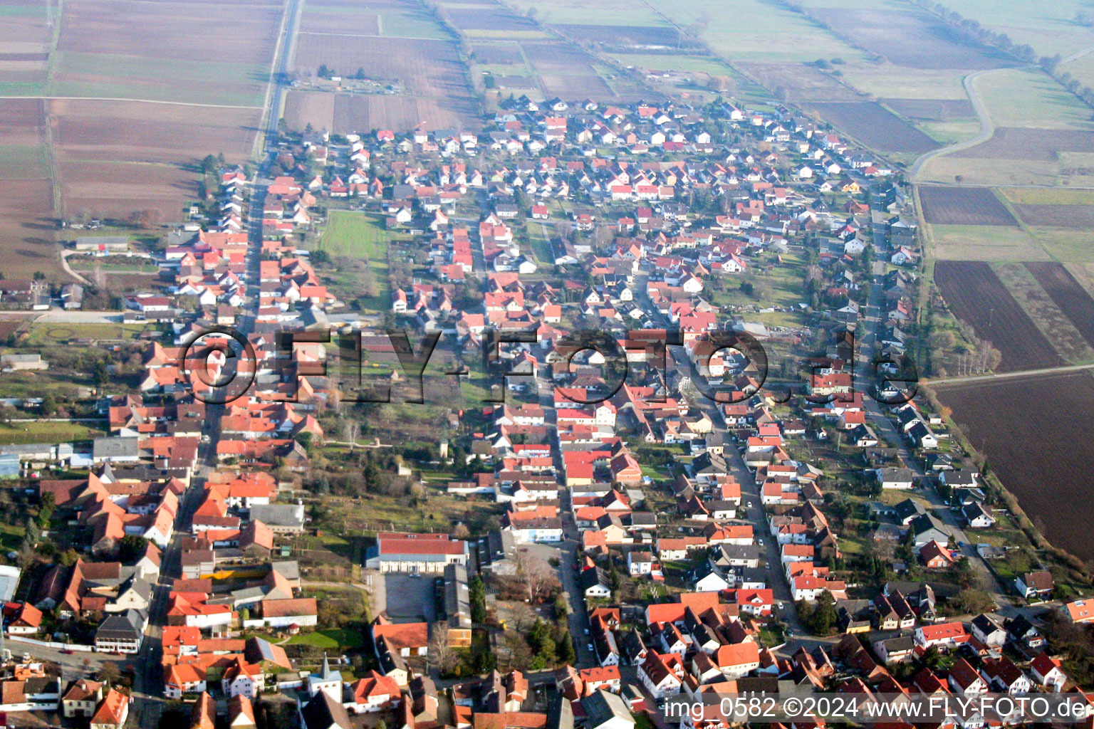 Vue aérienne de De l'ouest à Minfeld dans le département Rhénanie-Palatinat, Allemagne