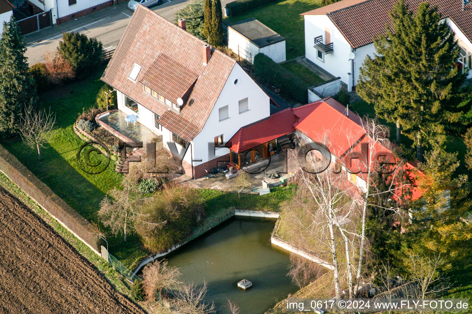 Vue aérienne de Rue Haupt à Freckenfeld dans le département Rhénanie-Palatinat, Allemagne