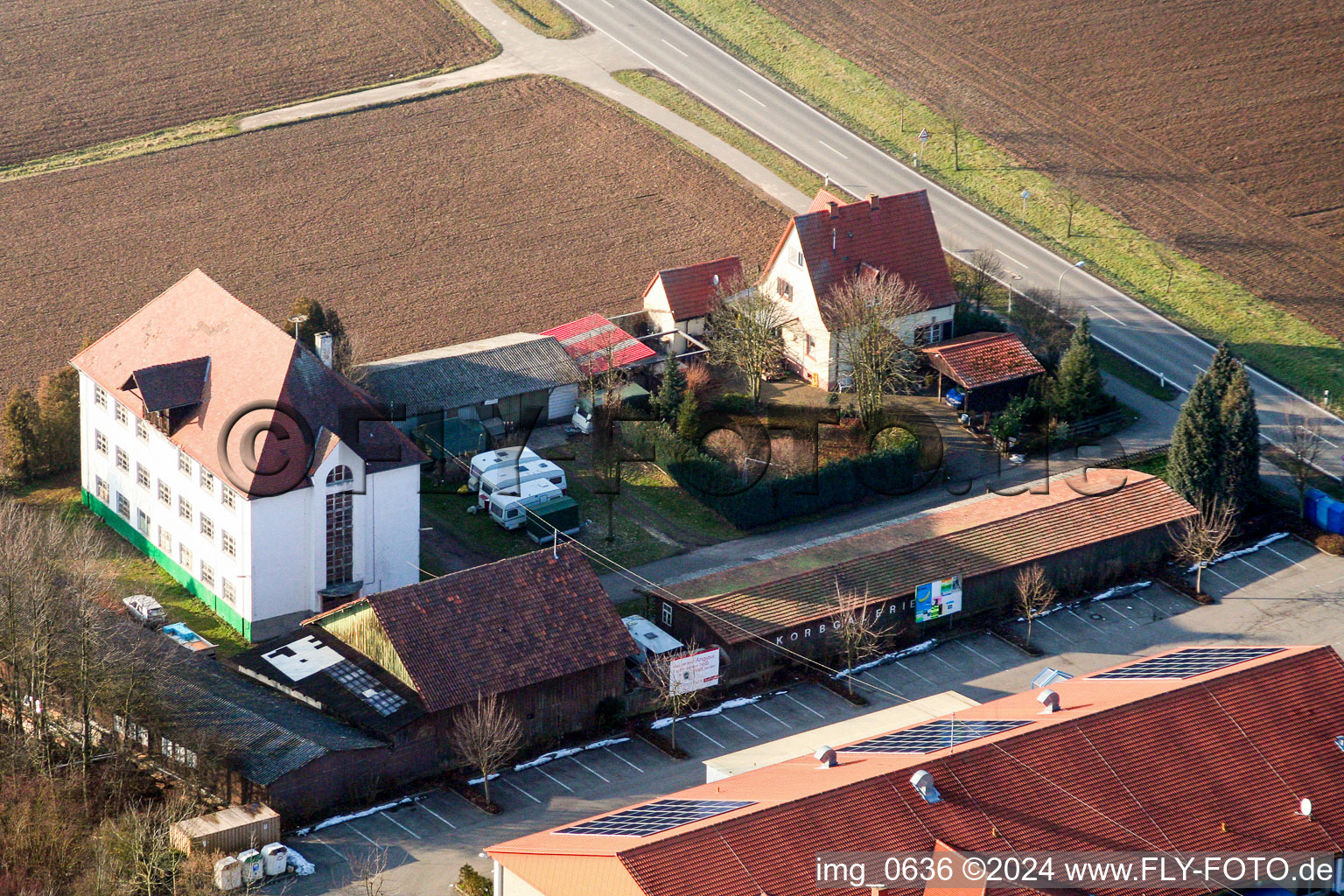 Vue aérienne de Zone commerciale à la gare à le quartier Schaidt in Wörth am Rhein dans le département Rhénanie-Palatinat, Allemagne