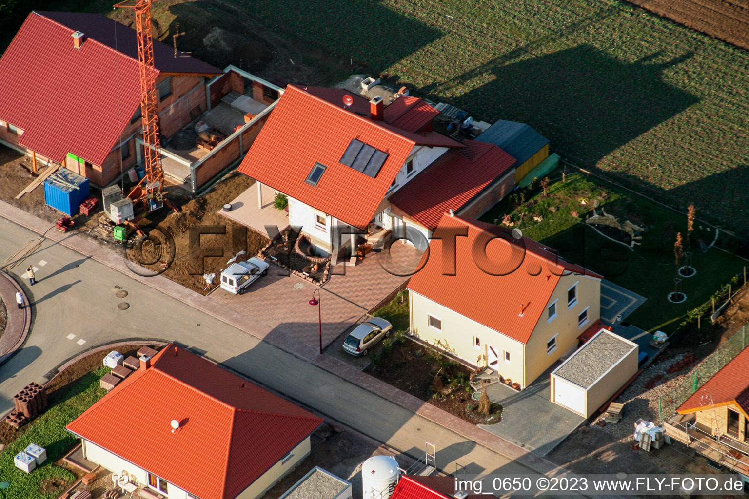 Nouvelle zone de développement à Dierbach dans le département Rhénanie-Palatinat, Allemagne hors des airs