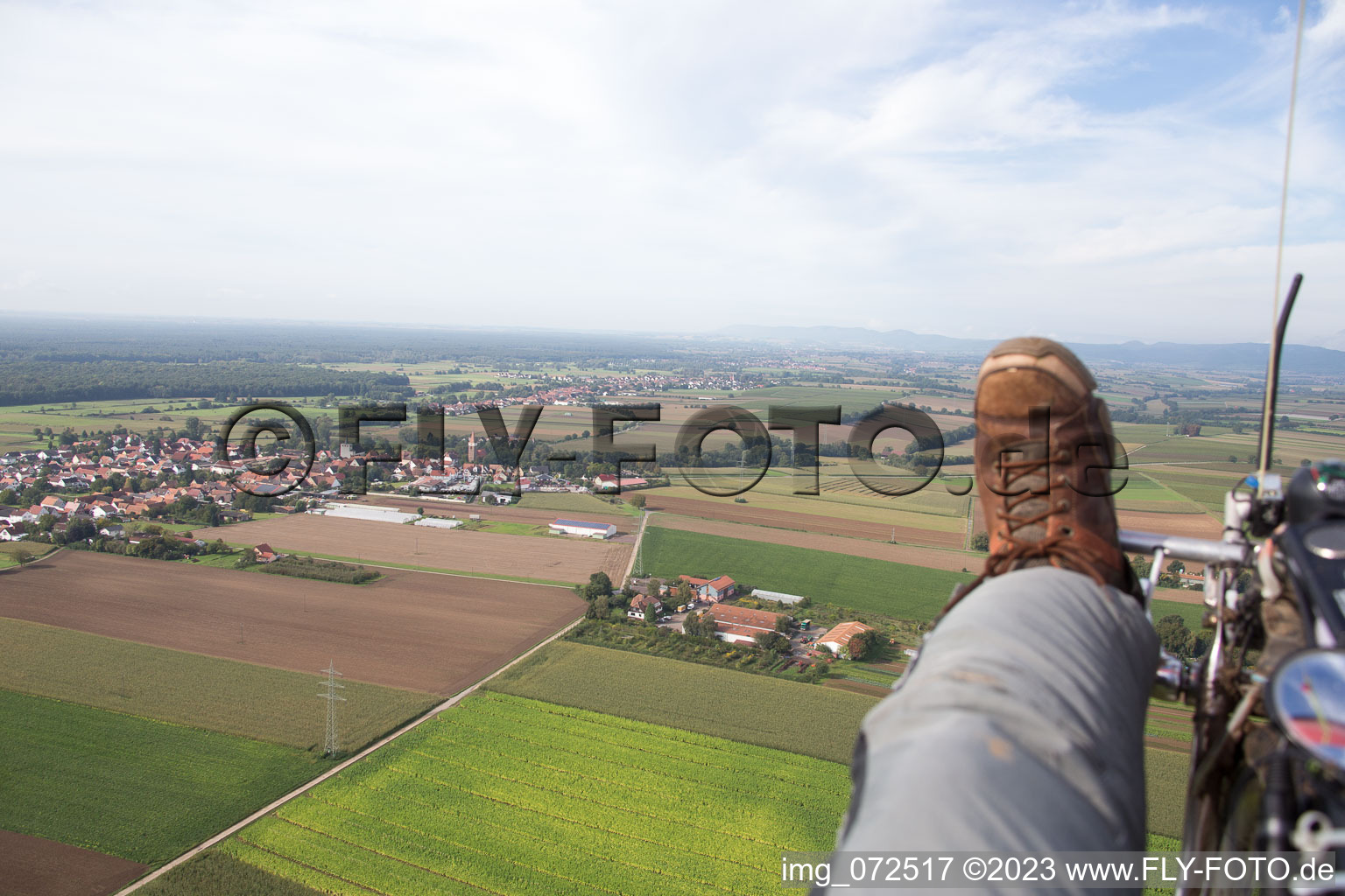 Minfeld dans le département Rhénanie-Palatinat, Allemagne vue du ciel