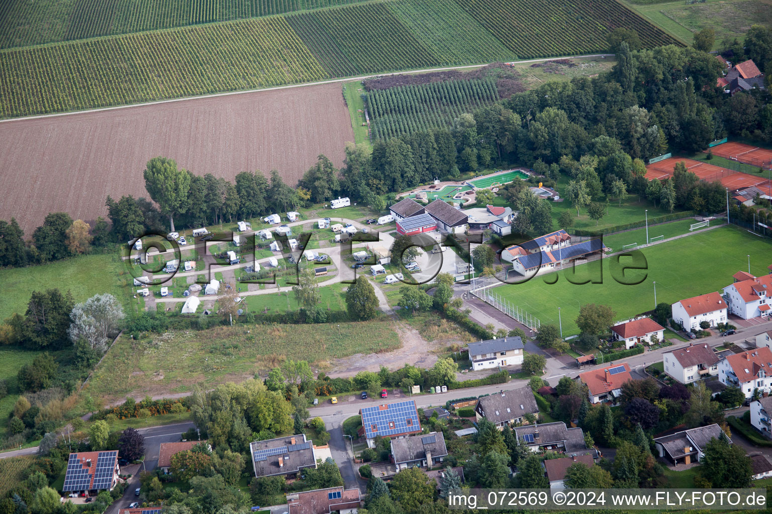 Vue aérienne de Quartier Klingen in Heuchelheim-Klingen dans le département Rhénanie-Palatinat, Allemagne