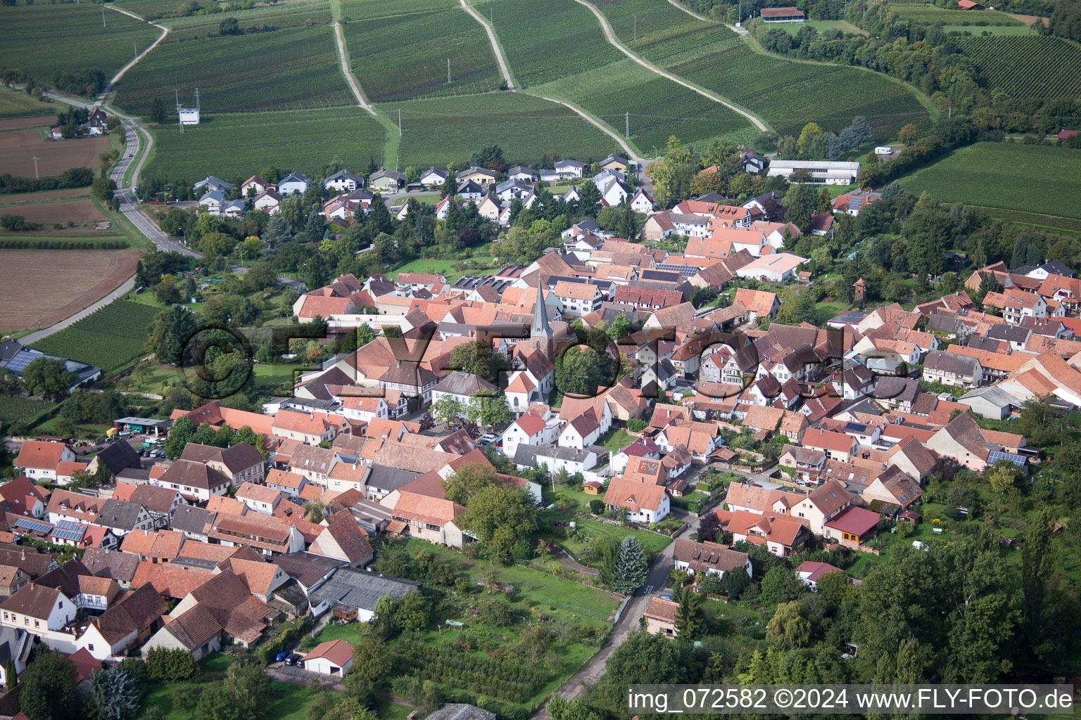 Vue aérienne de Quartier Heuchelheim in Heuchelheim-Klingen dans le département Rhénanie-Palatinat, Allemagne