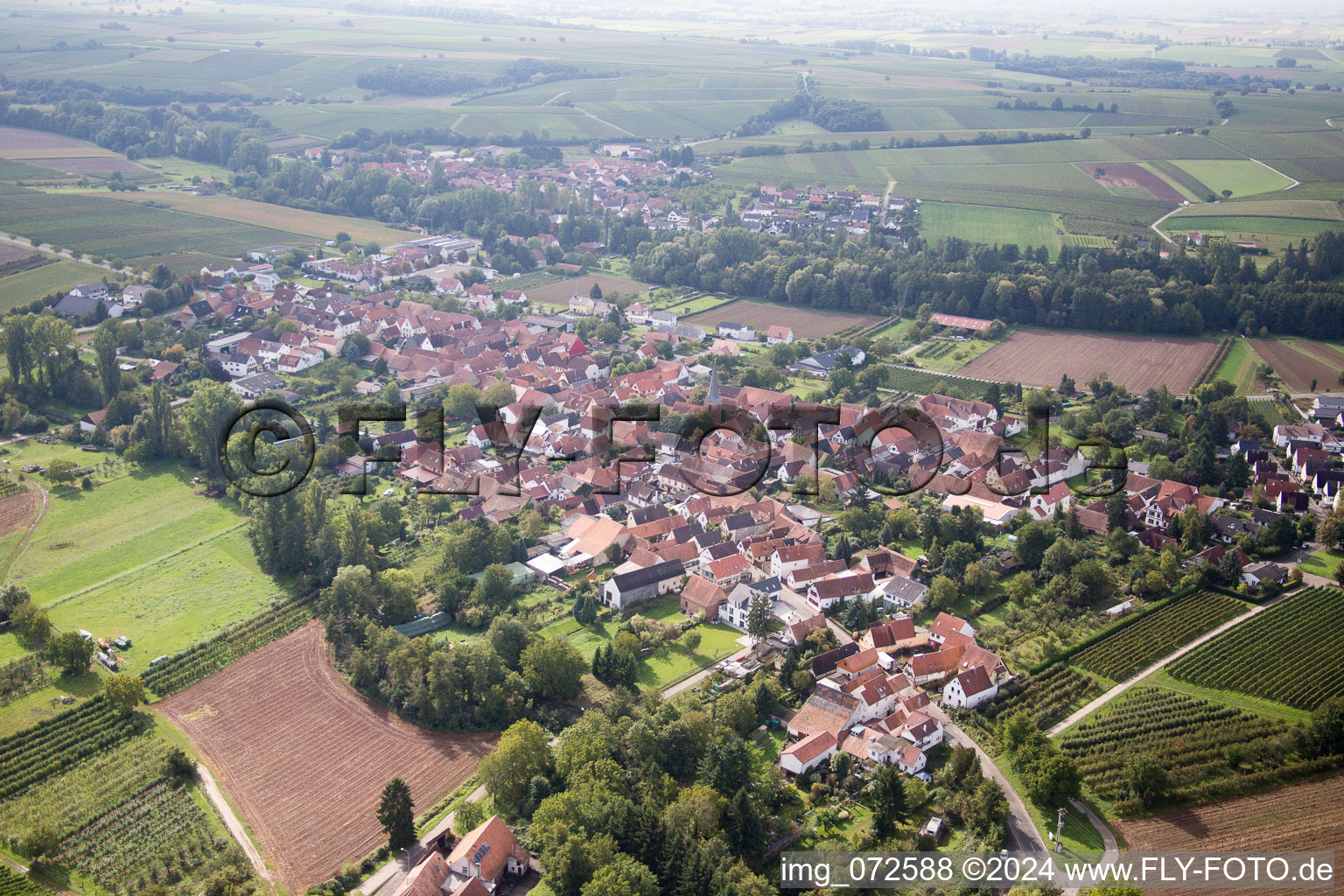 Quartier Heuchelheim in Heuchelheim-Klingen dans le département Rhénanie-Palatinat, Allemagne d'en haut