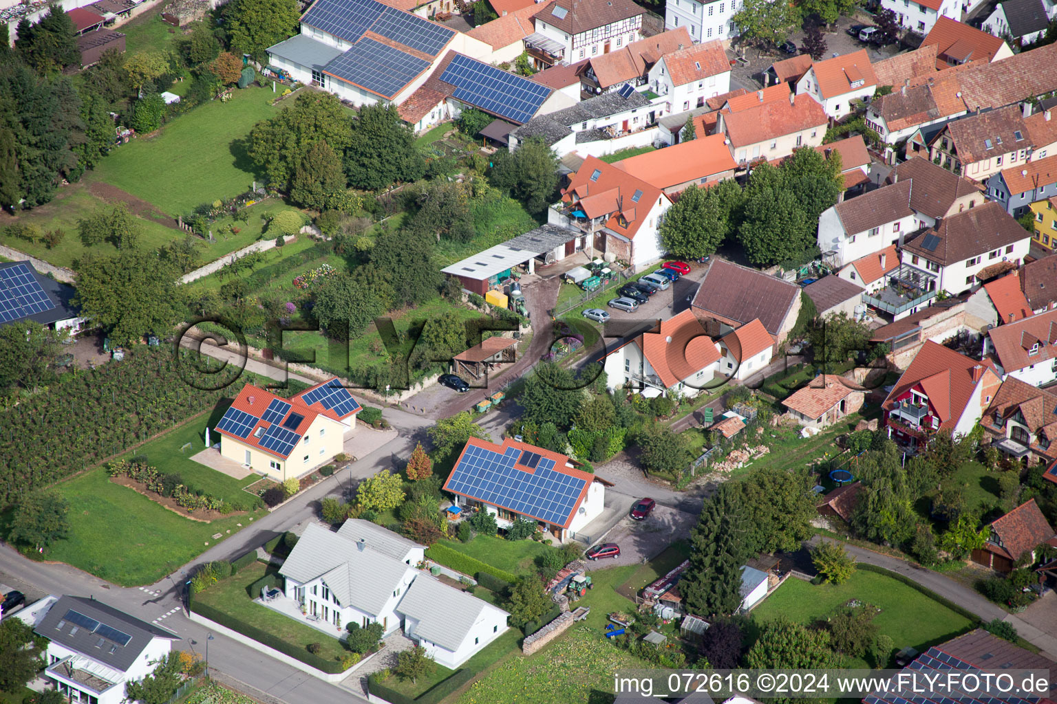 Quartier Heuchelheim in Heuchelheim-Klingen dans le département Rhénanie-Palatinat, Allemagne d'un drone