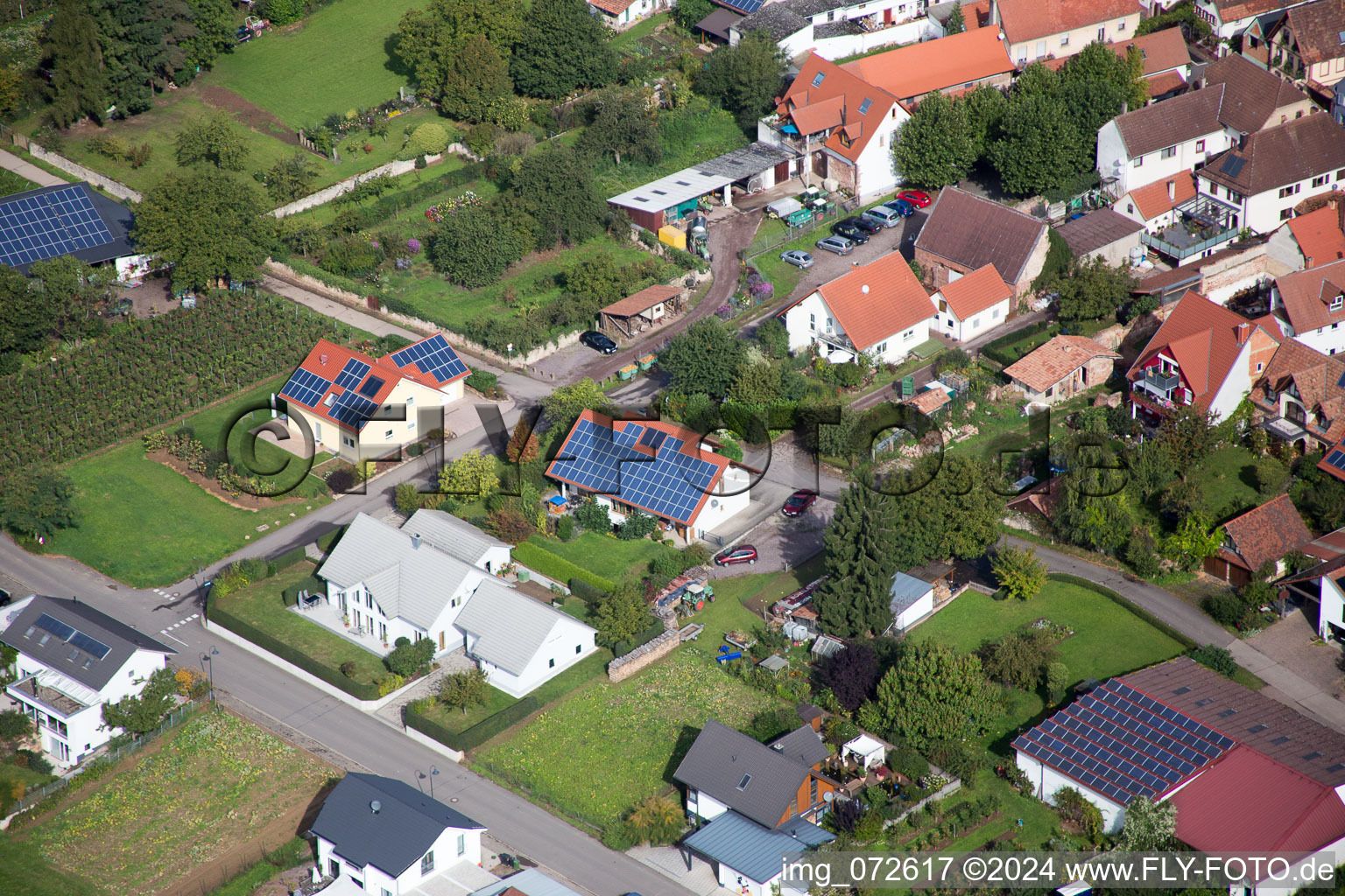 Quartier Heuchelheim in Heuchelheim-Klingen dans le département Rhénanie-Palatinat, Allemagne vu d'un drone