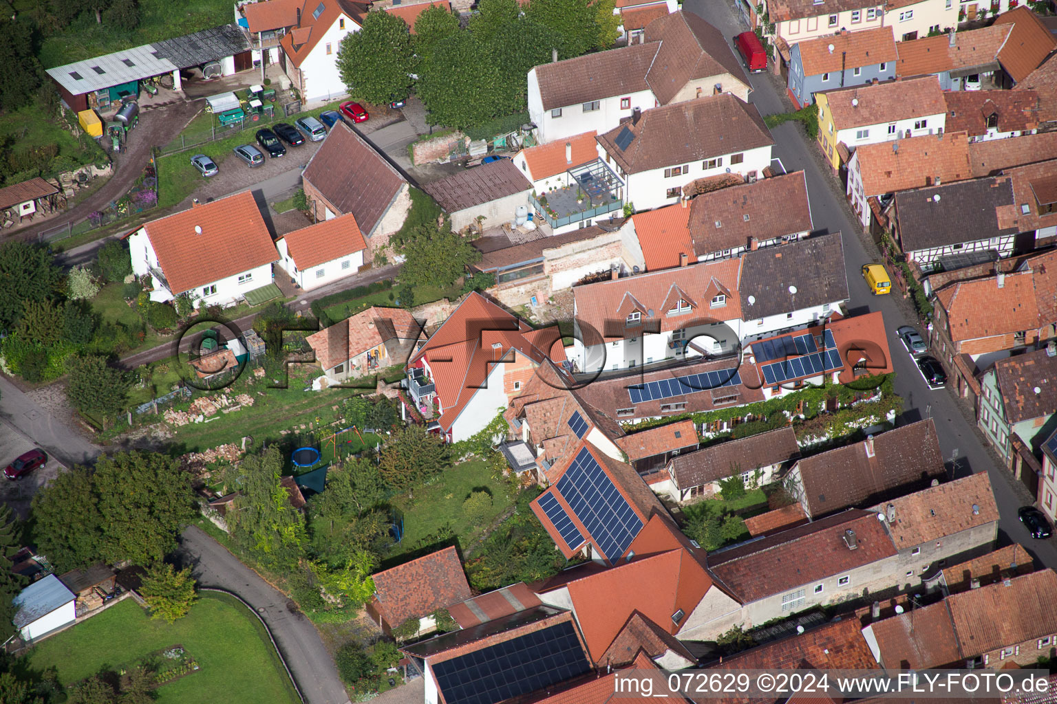 Quartier Heuchelheim in Heuchelheim-Klingen dans le département Rhénanie-Palatinat, Allemagne vue d'en haut