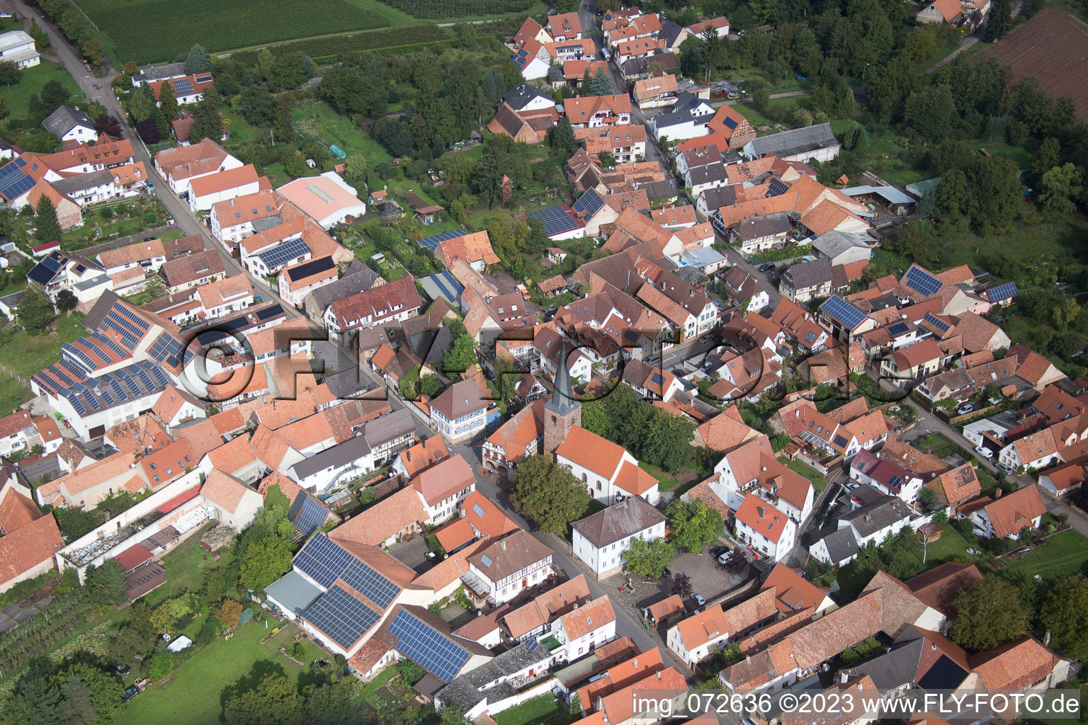 Quartier Heuchelheim in Heuchelheim-Klingen dans le département Rhénanie-Palatinat, Allemagne vue du ciel