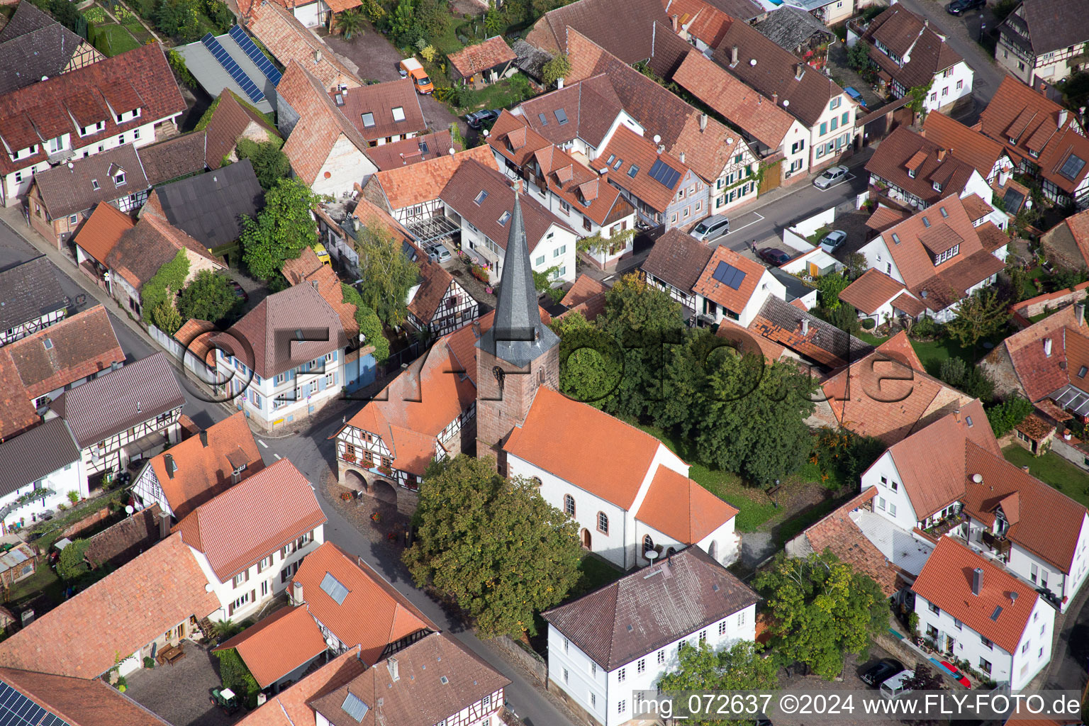 Enregistrement par drone de Quartier Heuchelheim in Heuchelheim-Klingen dans le département Rhénanie-Palatinat, Allemagne