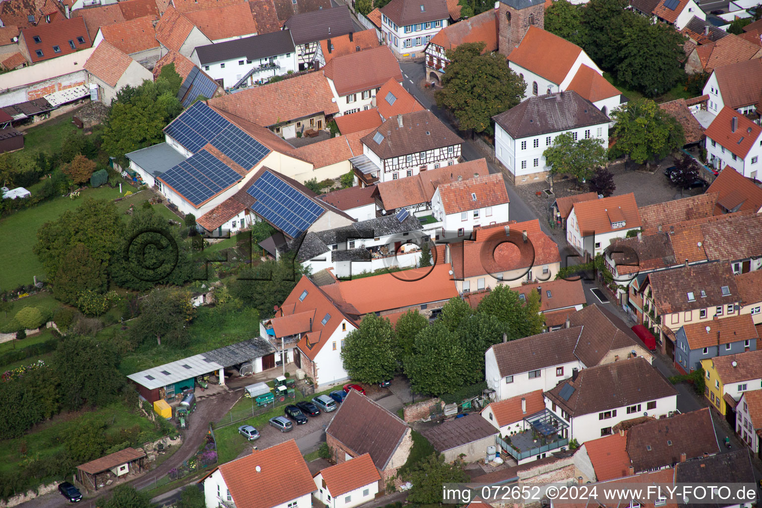 Quartier Heuchelheim in Heuchelheim-Klingen dans le département Rhénanie-Palatinat, Allemagne vu d'un drone