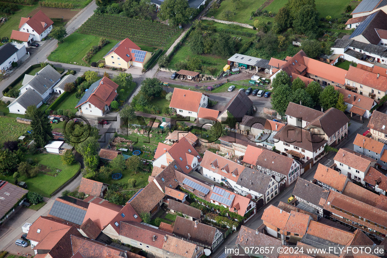 Quartier Heuchelheim in Heuchelheim-Klingen dans le département Rhénanie-Palatinat, Allemagne d'en haut